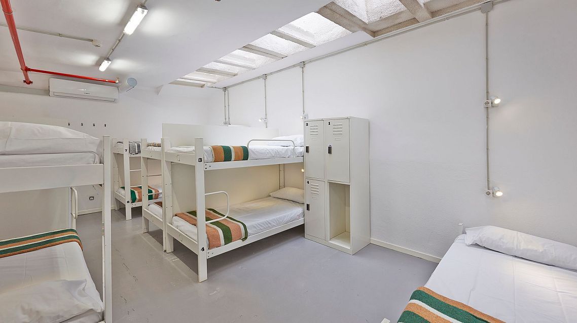 Habitació compartida mixta 11 persones