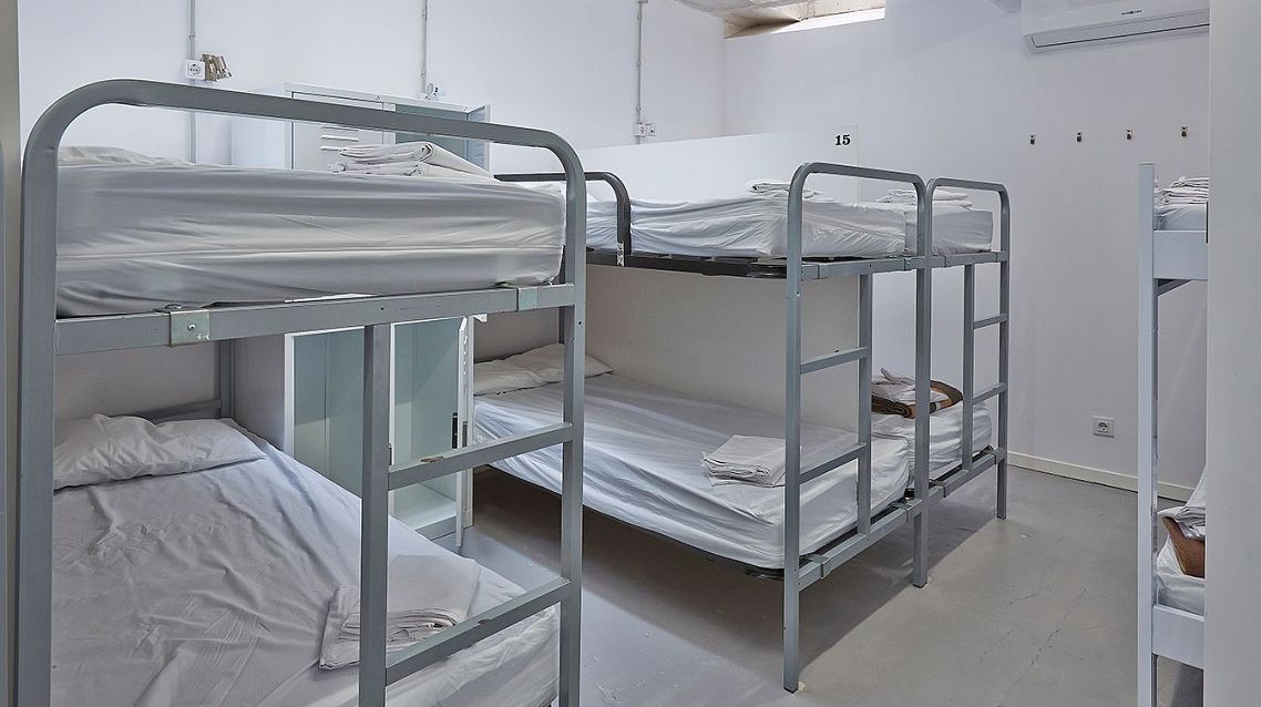 Habitació compartida mixta 18 persones