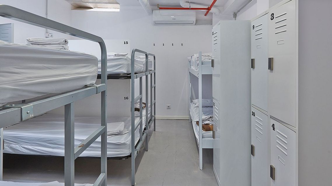 Habitació compartida mixta 18 persones