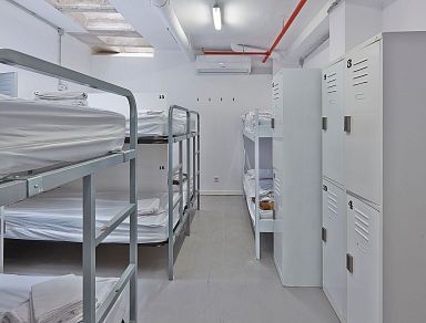 Habitació compartida mixta 18 persones