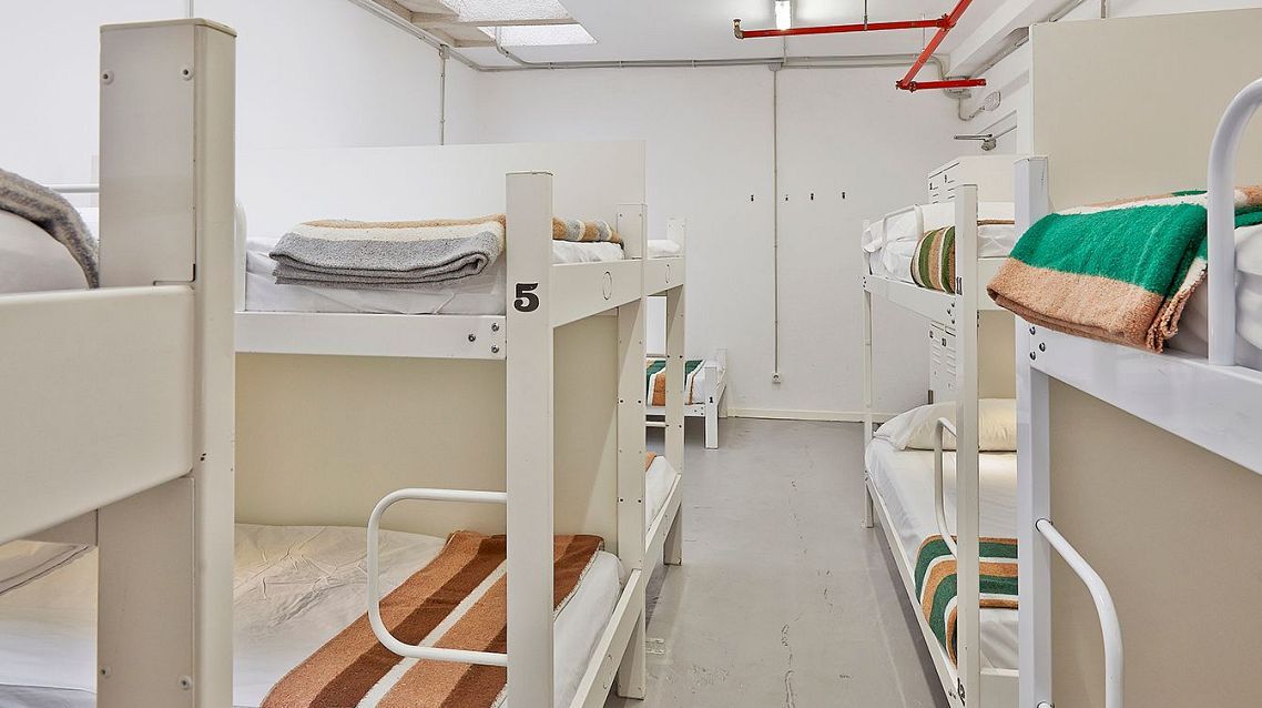 Habitació compartida mixta 8 persones