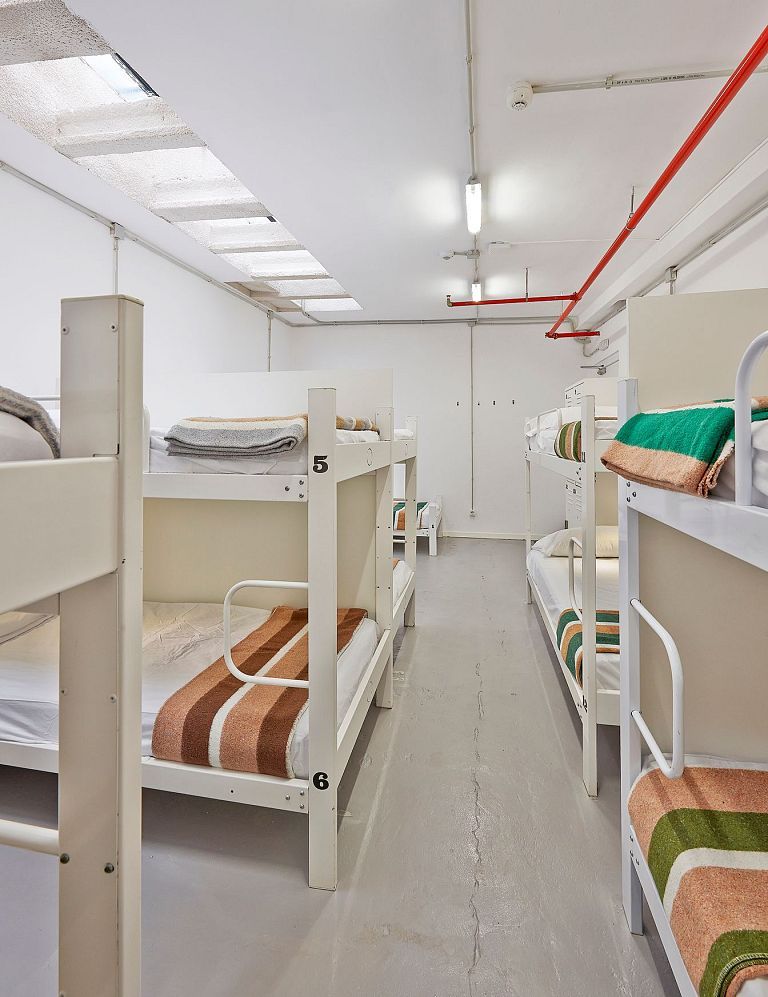 Habitació compartida mixta 8 persones