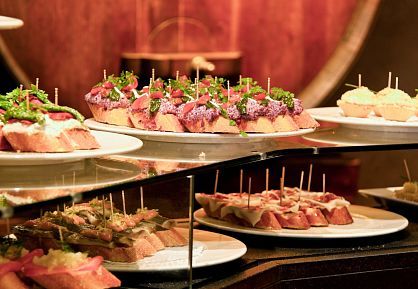 Tapas, vermouth e atmosfera di quartiere